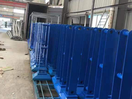 半成品护栏立柱