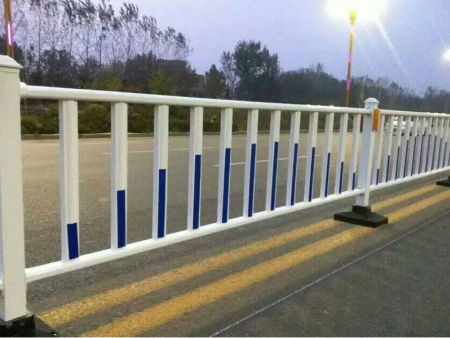 机动车护栏